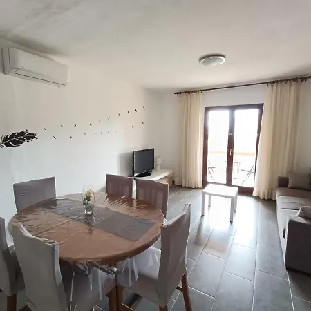 Devic Apartment *